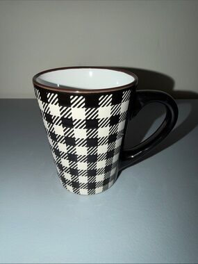 Black & White Buffalo Check Ceramic Mug with Comfortable Handle